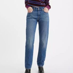 NWT Levi’s Middy Straight Lightweight Cotton Jeans. Size 28